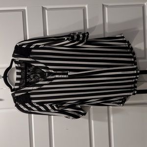 Torrid Blouse with lace back and cuff sleeves size 0